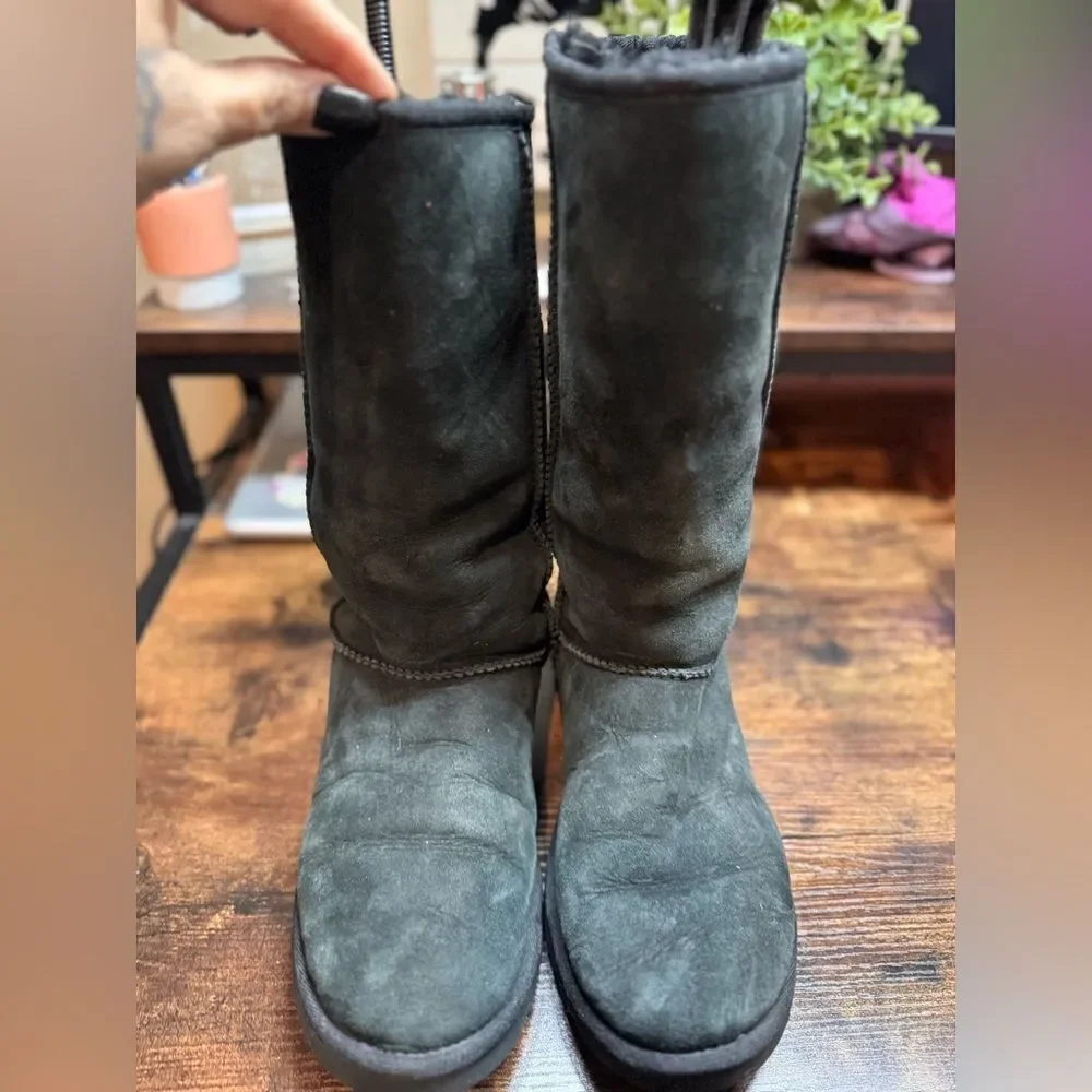Ugg Classic Black‎ Tall Size 8